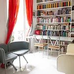 Sublime Apartment Near The Eiffel Tower